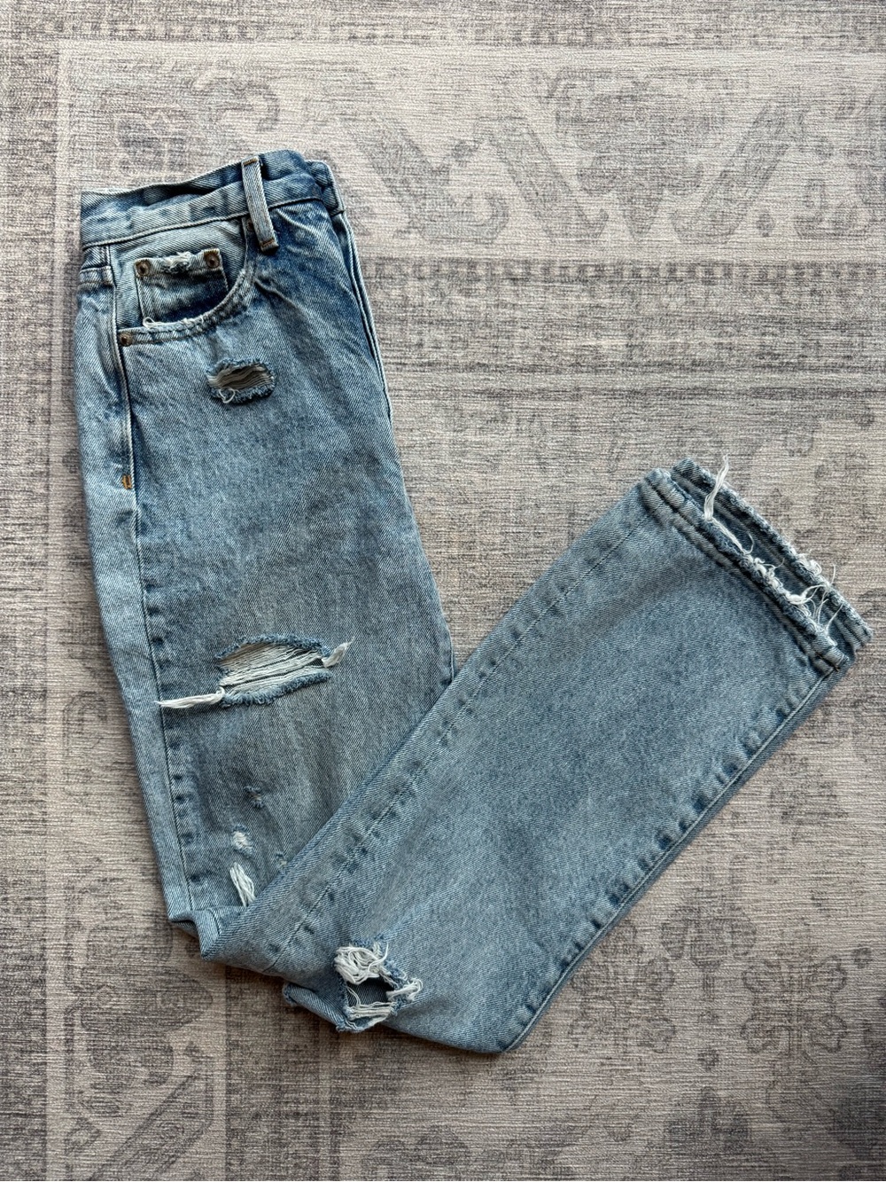PISTOLA Distressed Jeans